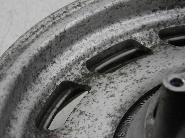 photo de REAR RIM YAMAHA FZX FAZER 750 (1987 - 1998)
