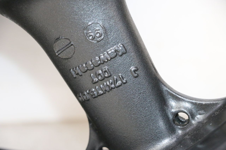 photo de REAR RIM KAWASAKI ZR 7 750 (1999 - 2001) - High-resolution close-up