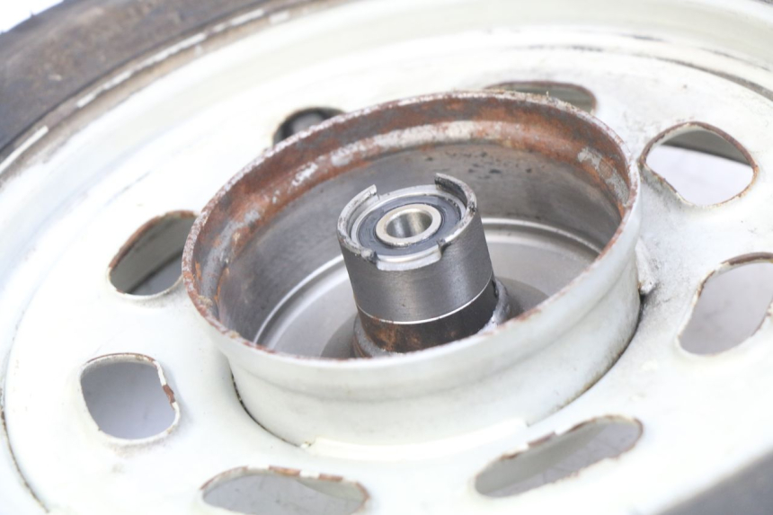 photo de FRONT WHEEL RIM TAOTAO BEATBOX 2 50 (2005 - 2017)