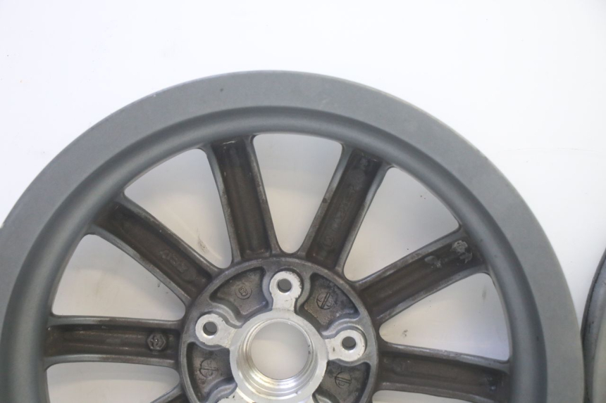 photo de FRONT WHEEL RIM PIAGGIO MP3 LT 400 (2007 - 2012) - Supplementary product photo