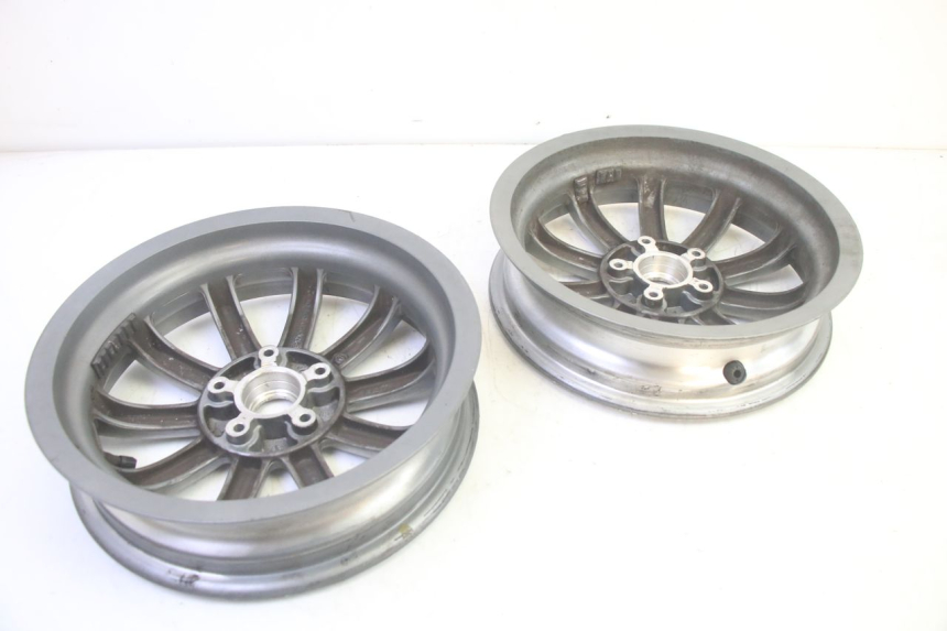 photo de FRONT WHEEL RIM PIAGGIO MP3 LT 400 (2007 - 2012) - Spare part profile view