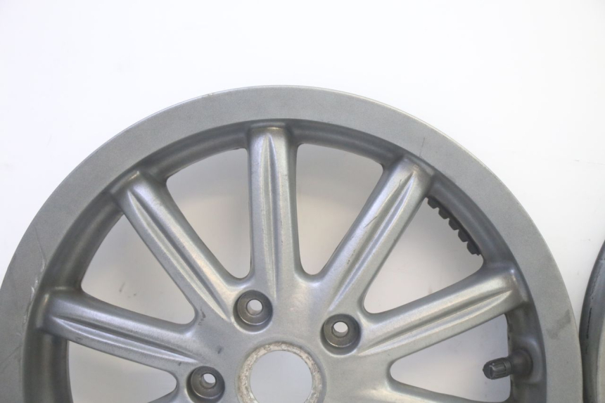 photo de FRONT WHEEL RIM PIAGGIO MP3 LT 400 (2007 - 2012) - Alternative perspective