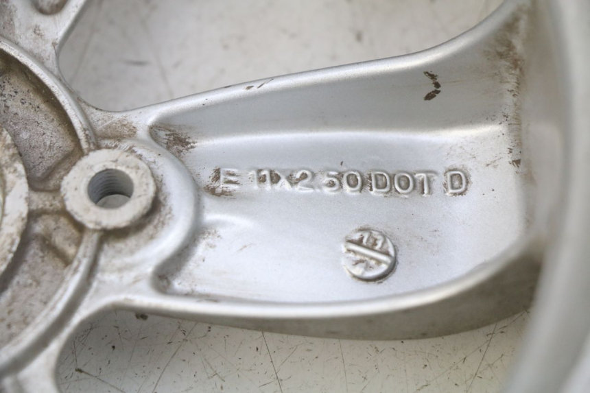 photo de FRONT WHEEL RIM PIAGGIO VESPA PRIMAVERA 2T 50 (2013 - 2018)