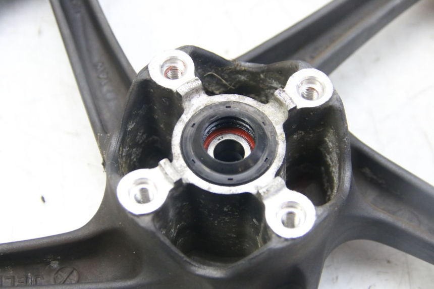 photo de FRONT WHEEL RIM HONDA VISION NSC R 50 (2013 - 2015)