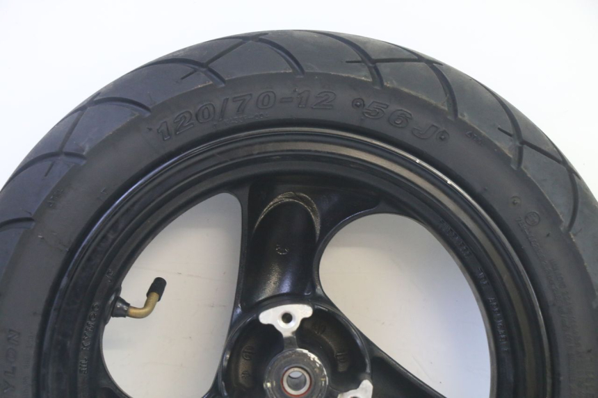 photo de FRONT RIM AND TIRE KYMCO AGILITY 4T 50 (2018 - 2022) - Fixing points details