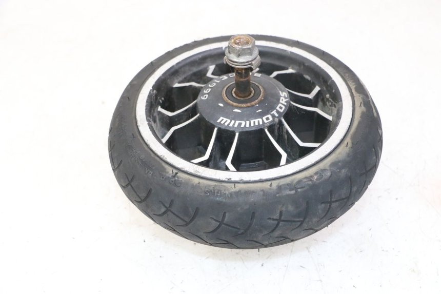 photo de FRONT RIM AND TIRE DUALTRON AMINIA 1