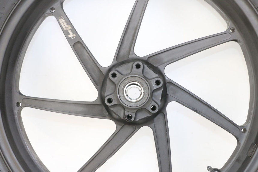photo de FRONT RIM AND TIRE BMW S RR ABS S1000RR 1000 (2015 - 2018)