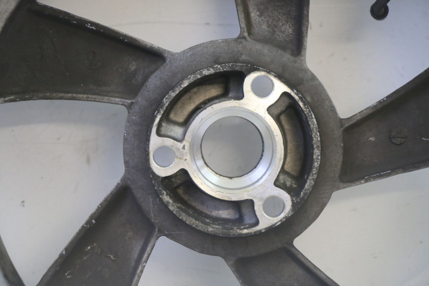 photo de FRONT RIM AND TIRE PEUGEOT CITYSTAR 50 (2013 - 2017)