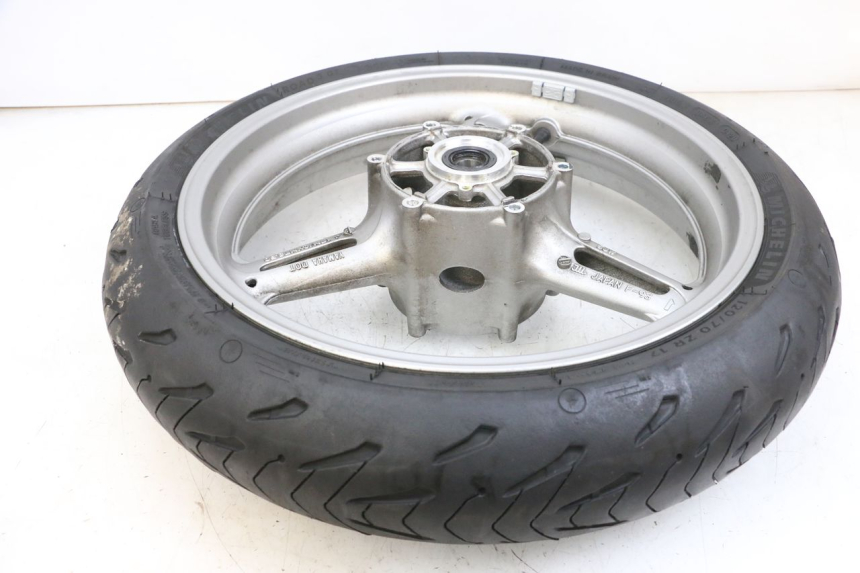 photo de FRONT RIM AND TIRE YAMAHA FJR ABS 1300 (2006 - 2012) - Surface and material condition
