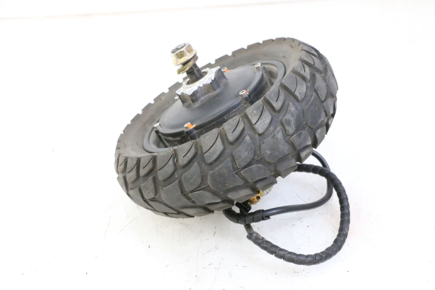 photo de FRONT RIM AND TIRE KUKIRIN G2 MASTER 1