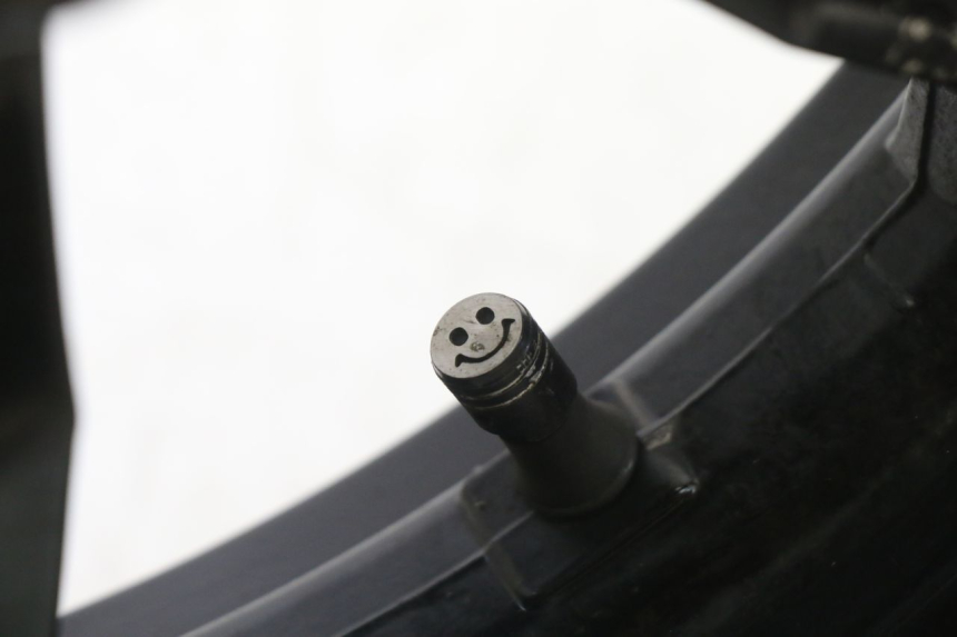 photo de FRONT WHEEL AND TIRE SYM JET 14 4T 50 (2018 - 2022)