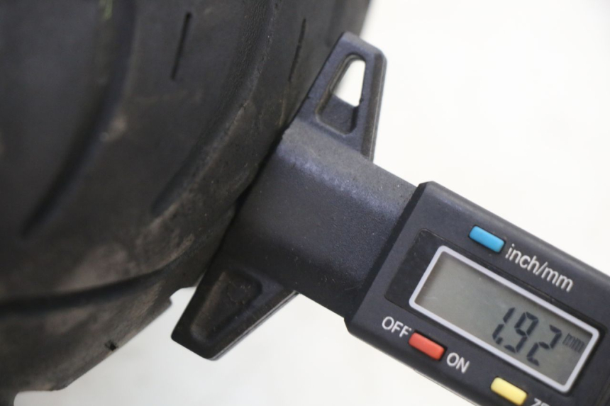 photo de FRONT RIM AND TIRE PEUGEOT KISBEE 2T 50 (2010 - 2017)