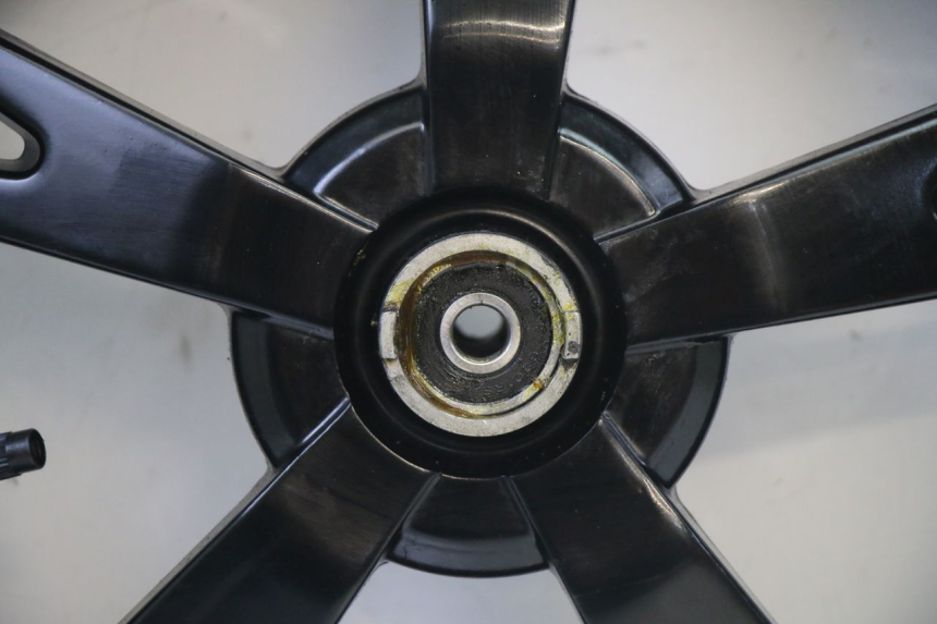 photo de FRONT RIM AND TIRE PEUGEOT KISBEE 2T 50 (2010 - 2017)