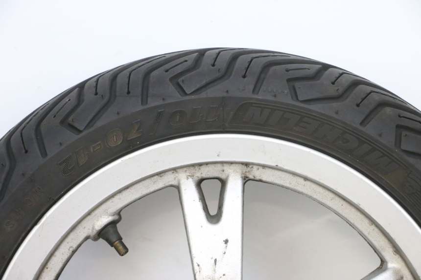 photo de FRONT RIM AND TIRE PEUGEOT KISBEE 4T 50 (2010 - 2017)