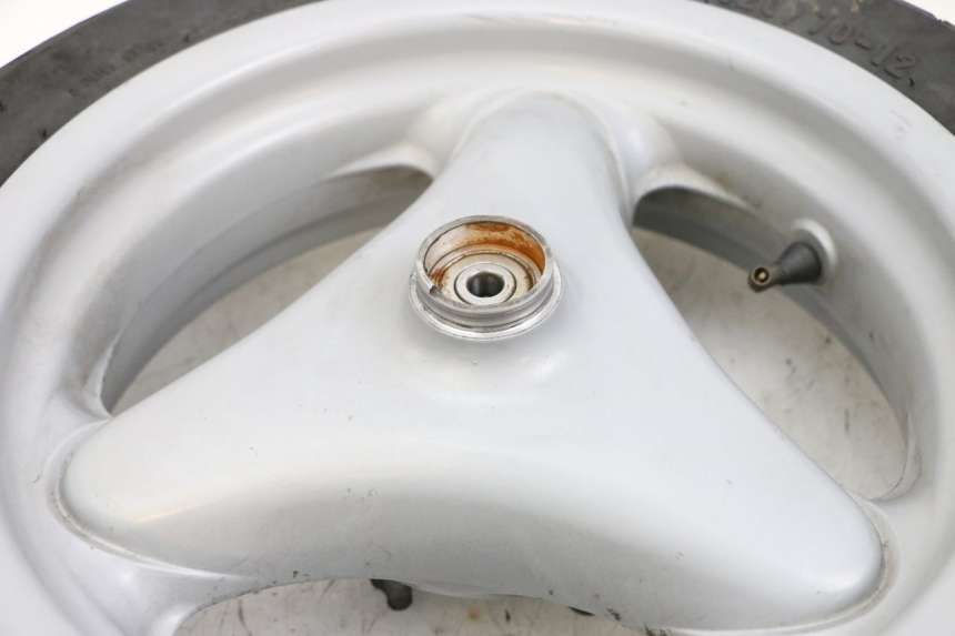 photo de FRONT RIM AND TIRE YAMAHA NEO'S NEOS 2T 50 (1998 - 2007) - Technical close-up