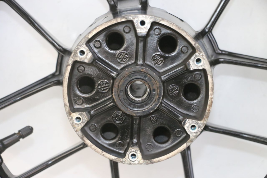photo de FRONT RIM AND TIRE PIAGGIO NEW TYPHOON 50 (2018 - 2021)