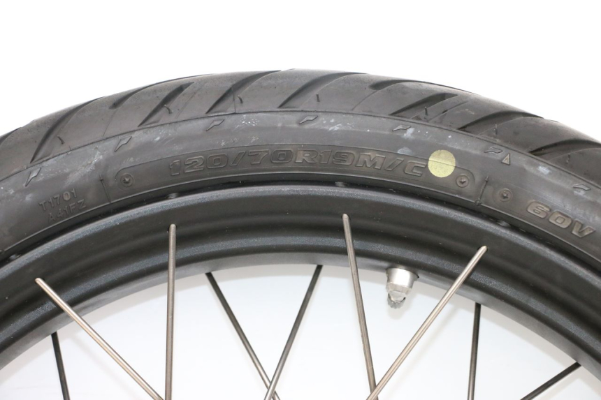 photo de FRONT RIM AND TIRE BMW R GS 1250 (2021 - 2024) - Zoom on usage condition