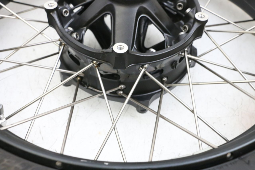 photo de FRONT RIM AND TIRE BMW R GS 1250 (2021 - 2024) - Product overview