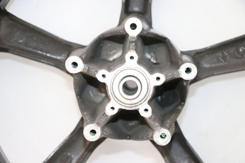 photo de FRONT RIM AND TIRE PEUGEOT SATELIS 125 (2013 - 2018) - Distinctive features