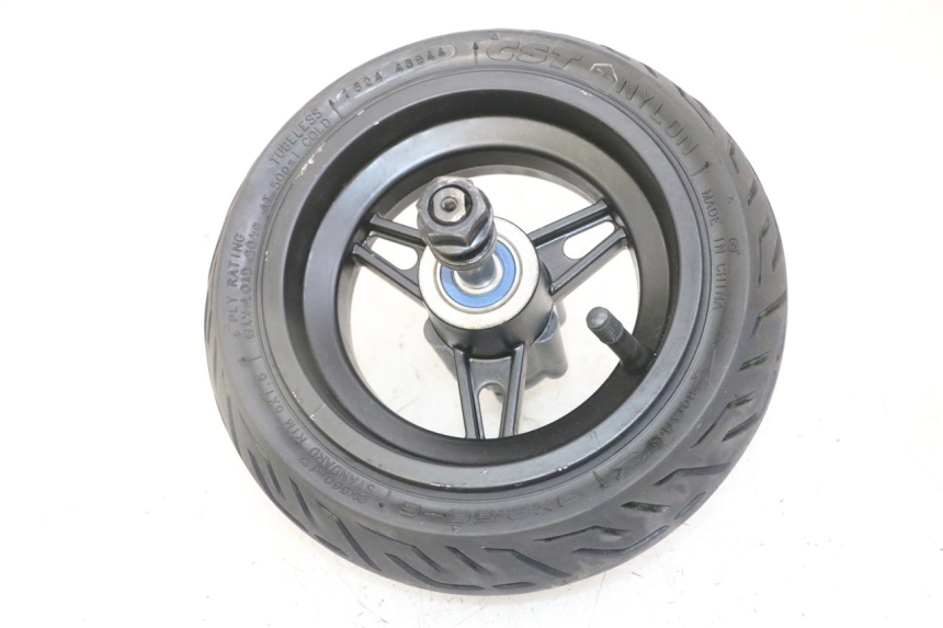 photo de FRONT RIM AND TIRE NAMI STELLAR 1