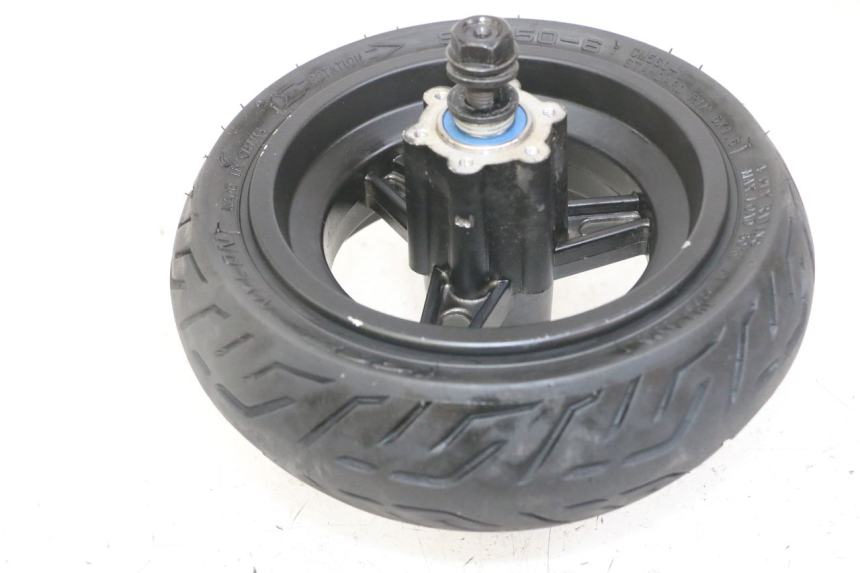 photo de FRONT RIM AND TIRE NAMI STELLAR 1