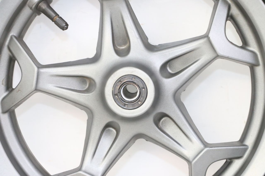 photo de FRONT RIM AND TIRE APRILIA SXR 50 (2021 - 2023)