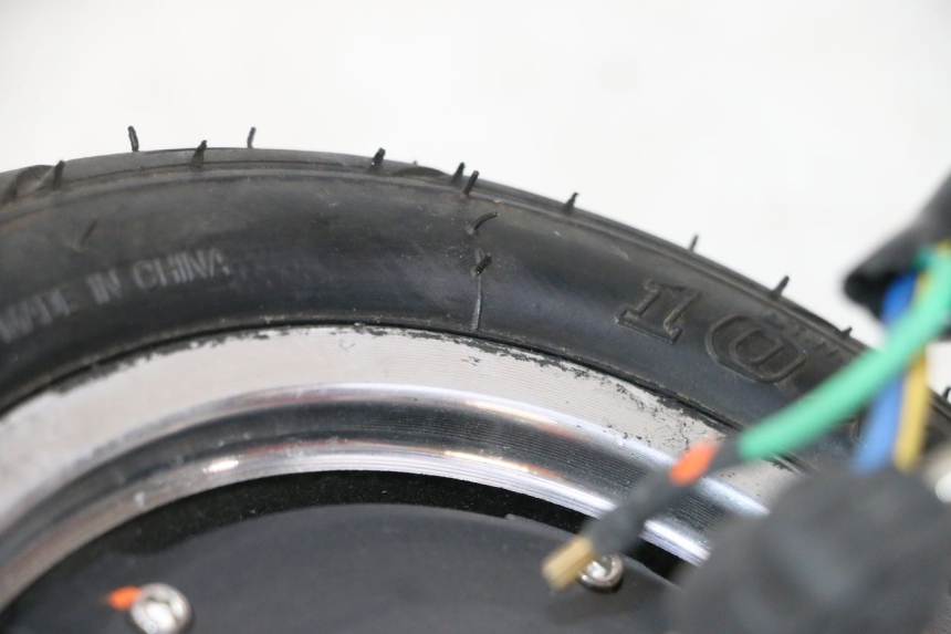 photo de FRONT RIM AND TIRE DUALTRON VICTOR LIMITED 1