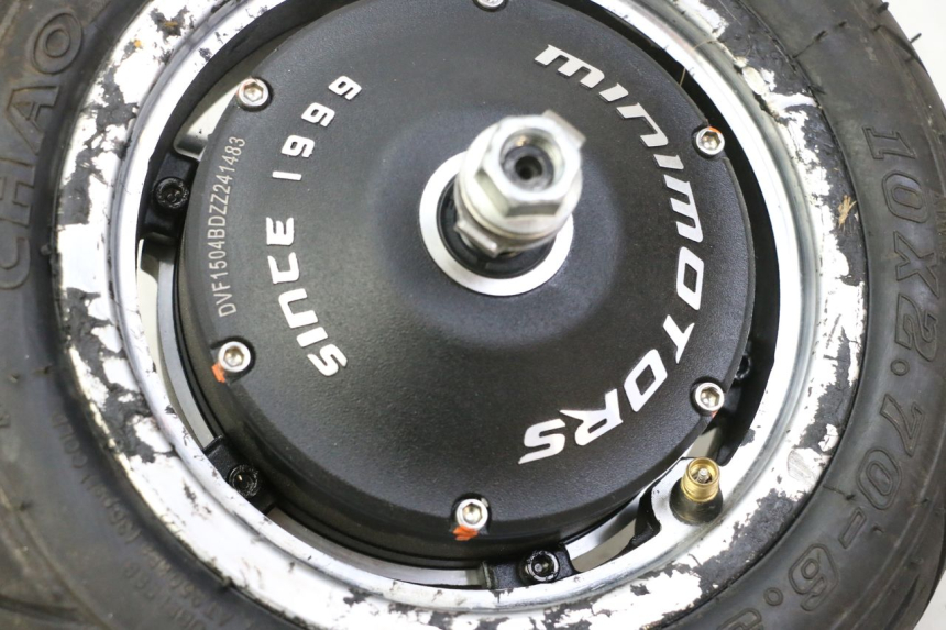 photo de FRONT RIM AND TIRE DUALTRON VICTOR LIMITED 1