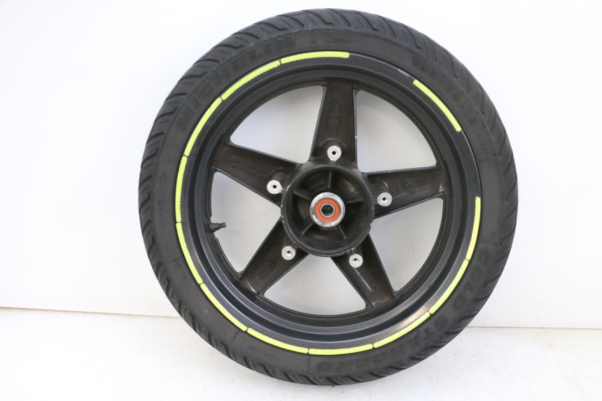 photo de FRONT RIM AND TIRE YAMAHA XMAX X-MAX 125 (2006 - 2009) - Component detail