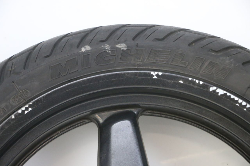 photo de FRONT RIM AND TIRE YAMAHA XMAX X-MAX 125 (2006 - 2009) - Alternative angle