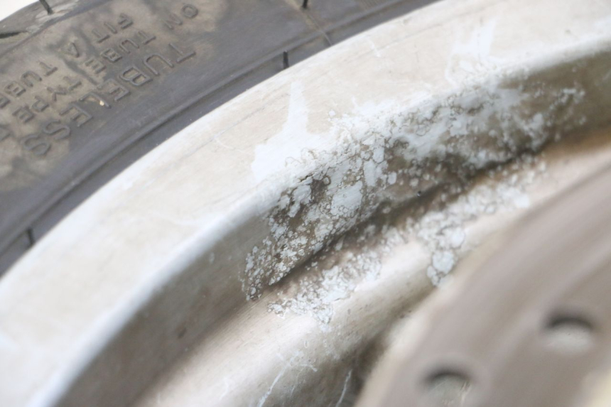photo de FRONT RIM AND TIRE PIAGGIO X9 EVOLUTION 125 (2003 - 2007)
