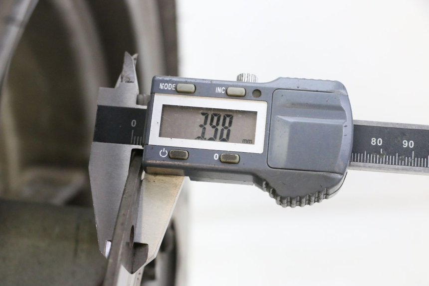 photo de FRONT RIM AND TIRE PIAGGIO X9 EVOLUTION 125 (2003 - 2007)
