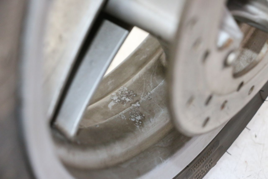 photo de FRONT RIM AND TIRE PIAGGIO X9 EVOLUTION 125 (2003 - 2007)