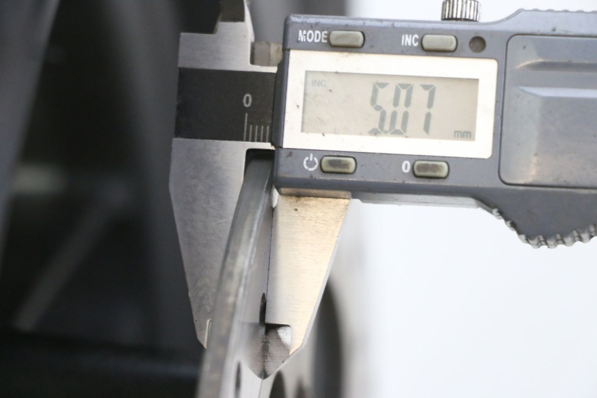 photo de FRONT RIM AND TIRE PIAGGIO XEVO - X EVO 125 (2007 - 2016)