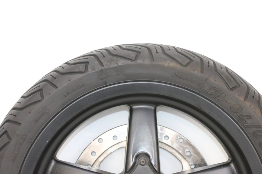 photo de FRONT RIM AND TIRE PIAGGIO XEVO - X EVO 125 (2007 - 2016) - Distinctive features