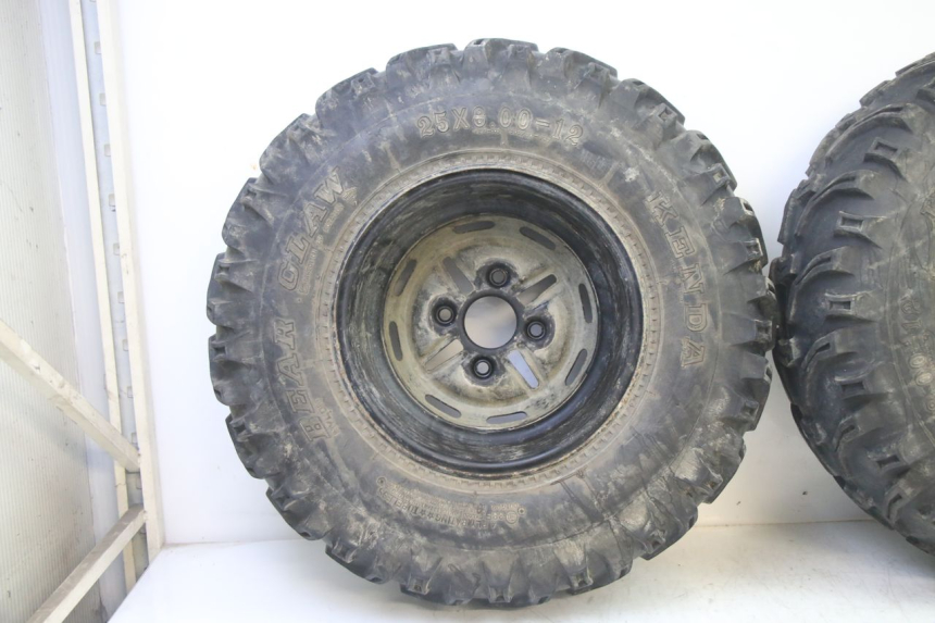 photo de FRONT RIM AND TIRE YAMAHA YFM BRUIN 350 (2003 - 2009)