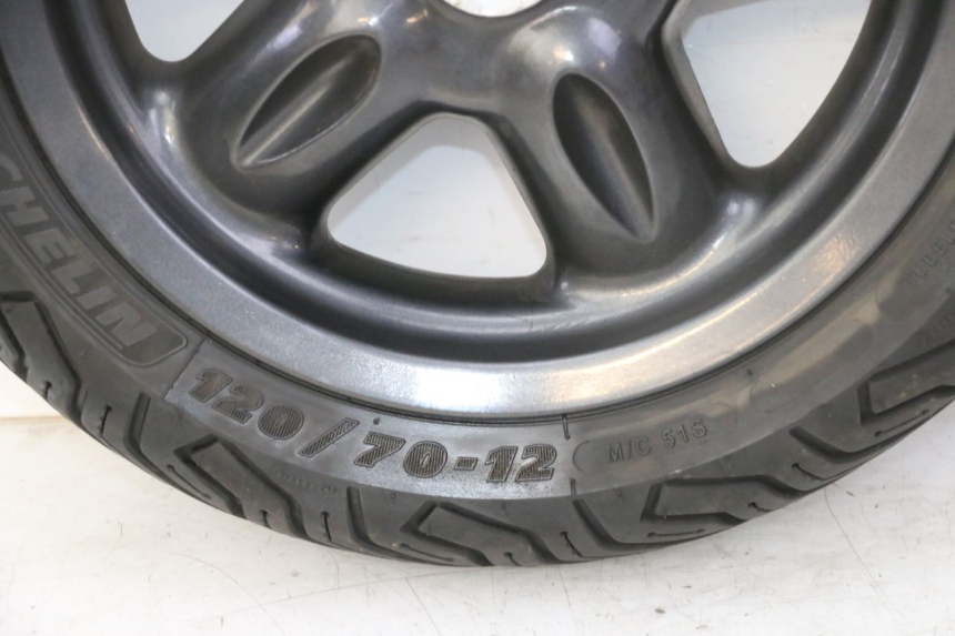photo de FRONT RIM AND TIRE YAMAHA YP MAJESTY 125 (2007 - 2010)