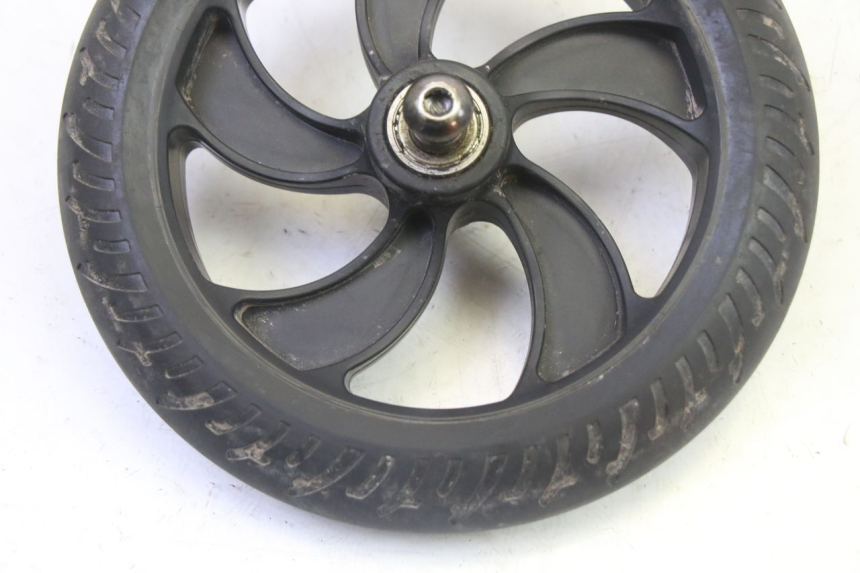 photo de FRONT RIM AND TIRE MOOVWAY Z8 1