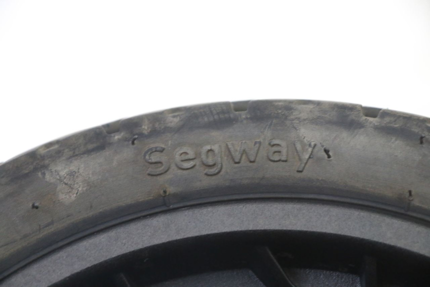 photo de FRONT RIM AND TIRE SEGWAY NINEBOT ZT3 PRO 1