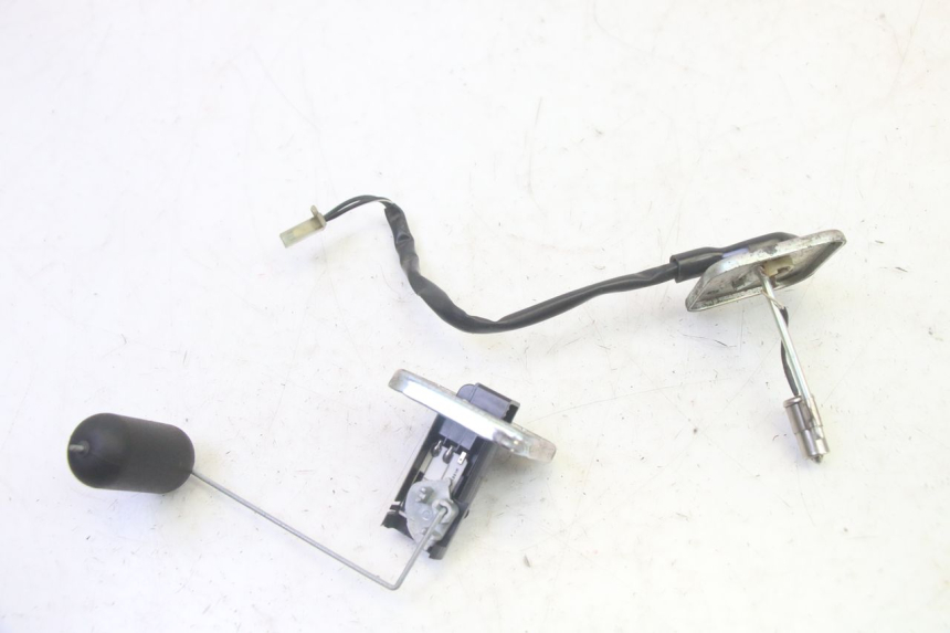 photo de FUEL TANK GAUGE PIAGGIO FLY 4T 50 (2013 - 2017) - Zoom on usage condition