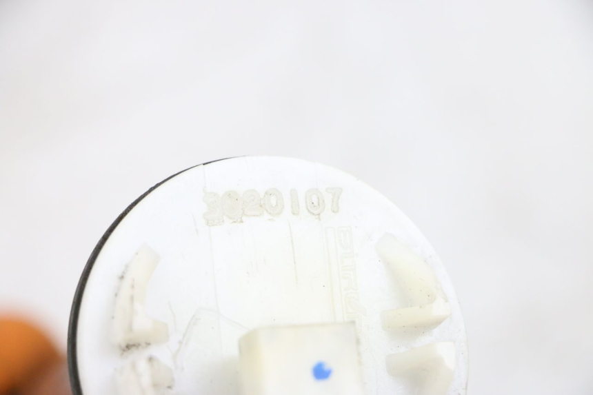 photo de FUEL TANK GAUGE PIAGGIO VESPA GTS SUPER IE 125 (2009 - 2016) - Alternative perspective