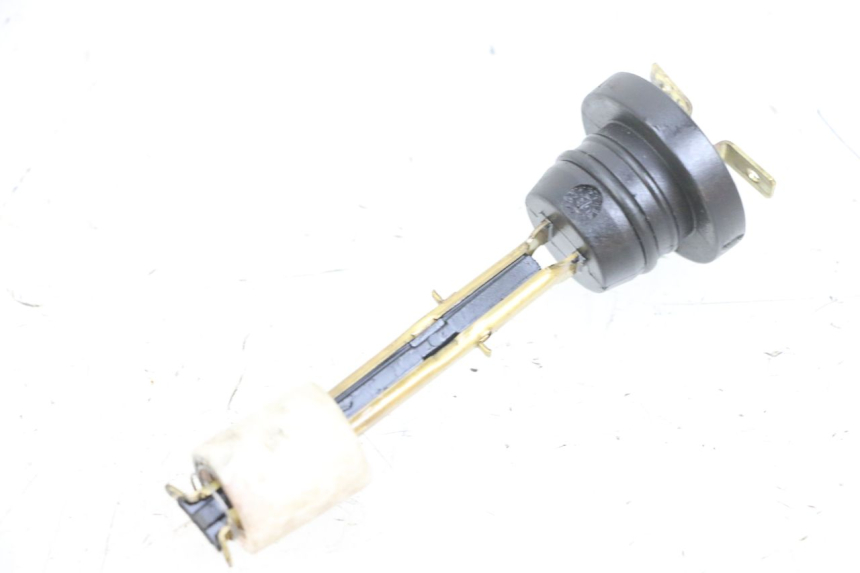 photo de OIL RESERVOIR DIPSTICK YAMAHA BW'S EASY 50 (2013 - 2016) - Zoom on usage condition