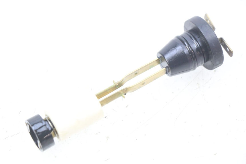 photo de OIL RESERVOIR DIPSTICK PEUGEOT FOX 50 (1995 - 2003)