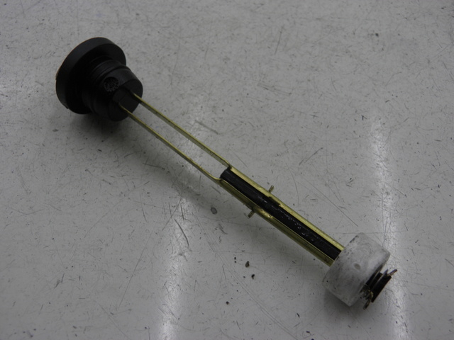 photo de OIL TANK DIPSTICK PEUGEOT LUDIX 50 (2005 - 2007)