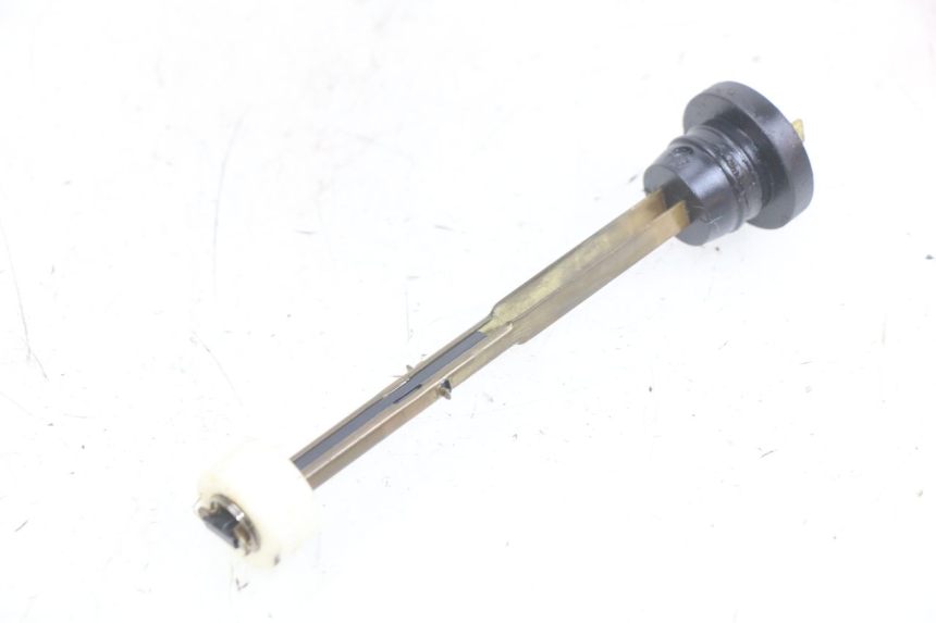 photo de OIL RESERVOIR DIPSTICK PEUGEOT TREKKER 50 (1998 - 2004)