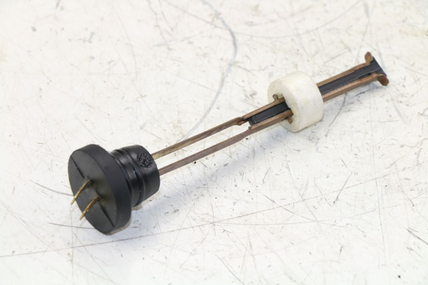 photo de OIL RESERVOIR DIPSTICK PEUGEOT TREKKER 50 (1998 - 2004)