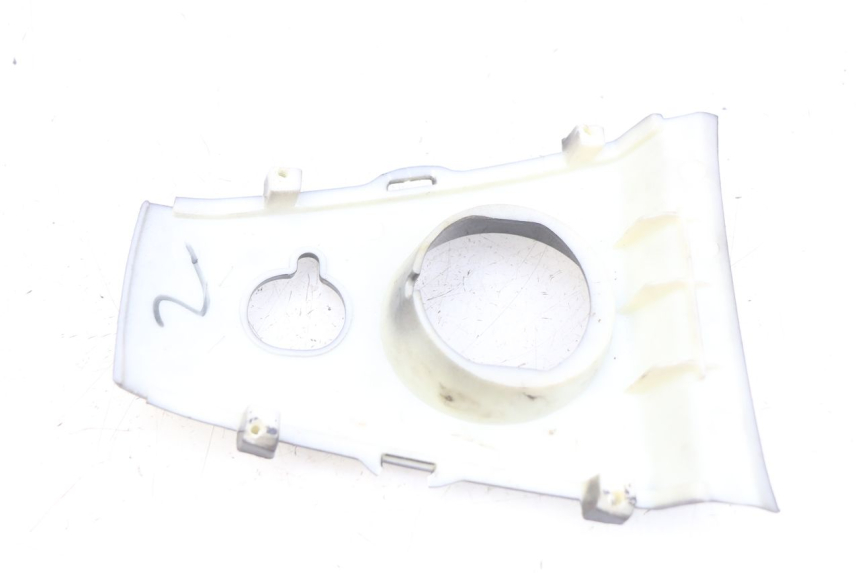 photo de REAR FAIRING JUNCTION BAOTIAN BT 49 QT-9 50 (2006 - 2010)