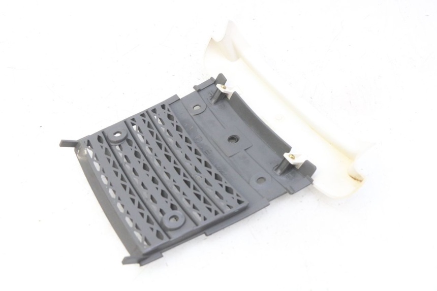 photo de REAR FAIRING JUNCTION SUZUKI CP 80 (1985 - 1996)