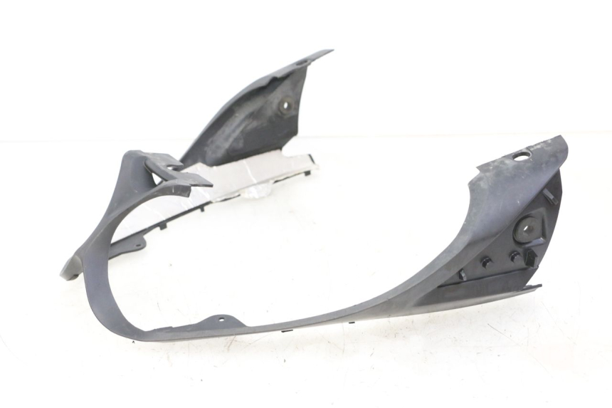 photo de REAR MIDDLE PANEL YAMAHA FZ6 FAZER S2 600 (2007 - 2011)
