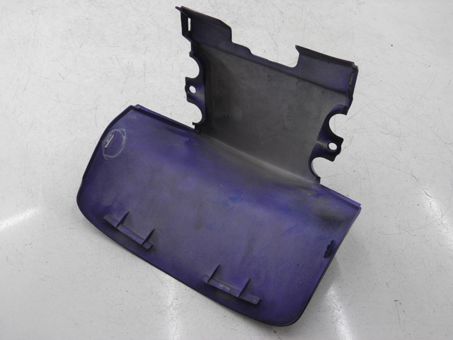 photo de REAR MIDDLE PANEL HONDA FES FORESIGHT 250 (1997 - 2002)